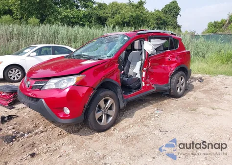 2015 Toyota Rav4 Xle z USA, uszkodzony, nr VIN 2T3WFREV4FW217721